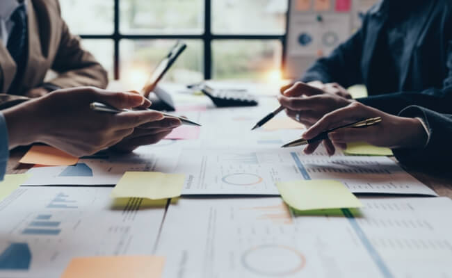 OJTや定例ミーティングでノウハウを習得