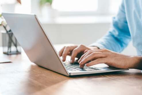 プロ視点の一歩踏み込んだ転職Tipsメディア